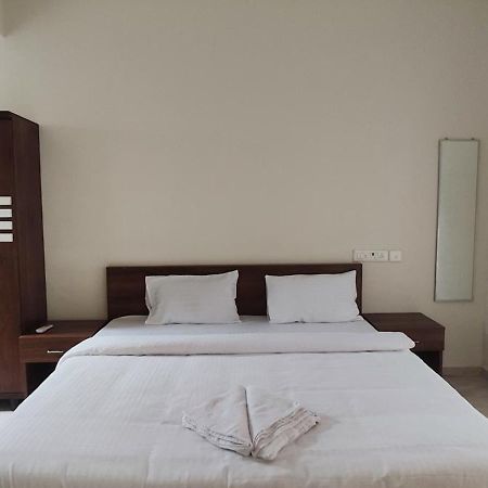 Stayz Inn Elite T Nagar Chennai Exteriör bild